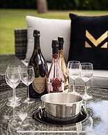 Mono Luxe Villa in Newcastle Upon Tyne