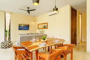 Luminous Private Pool Condo & Communal Rooftop Pool Lounge