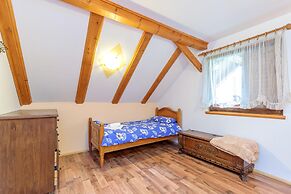 Chalet With Private Whirlpool And Sauna