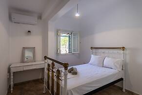 Parikia Cove Mansion