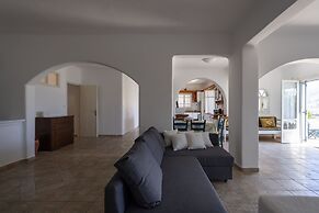 Parikia Cove Mansion