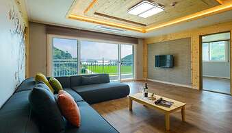 Yeosu Sora Noeul Pension