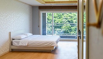 Yeosu Sora Noeul Pension