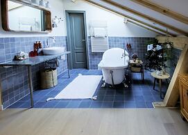 Chalet Antoine serviced apartments by Mirabeau