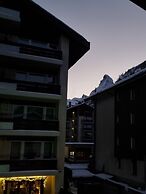 Chalet Antoine serviced apartments by Mirabeau