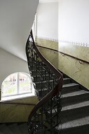 Grand luminous 150m2 2BR aptmnt in Eira