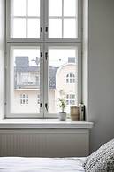 Grand luminous 150m2 2BR aptmnt in Eira