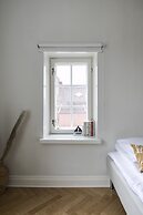 Grand luminous 150m2 2BR aptmnt in Eira