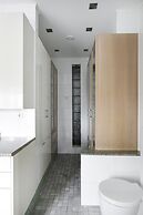 Grand luminous 150m2 2BR aptmnt in Eira