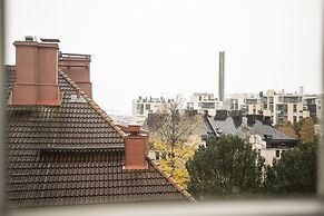 Grand luminous 150m2 2BR aptmnt in Eira