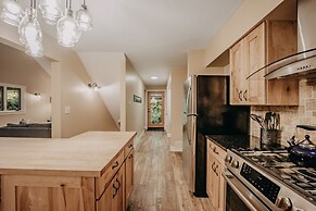 69sl - Upscale - Hot Tub - Wi-fi - Bbq - Sleeps 8 4 Bedroom Cabin by R