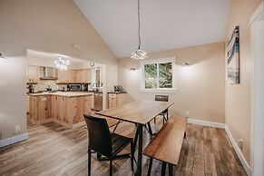 69sl - Upscale - Hot Tub - Wi-fi - Bbq - Sleeps 8 4 Bedroom Cabin by R