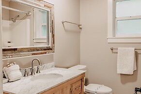 69sl - Upscale - Hot Tub - Wi-fi - Bbq - Sleeps 8 4 Bedroom Cabin by R