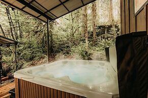 69sl - Upscale - Hot Tub - Wi-fi - Bbq - Sleeps 8 4 Bedroom Cabin by R