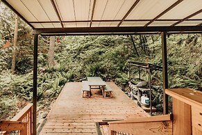 69sl - Upscale - Hot Tub - Wi-fi - Bbq - Sleeps 8 4 Bedroom Cabin by R