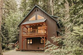 69sl - Upscale - Hot Tub - Wi-fi - Bbq - Sleeps 8 4 Bedroom Cabin by R