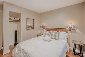 69sl - Upscale - Hot Tub - Wi-fi - Bbq - Sleeps 8 4 Bedroom Cabin by R