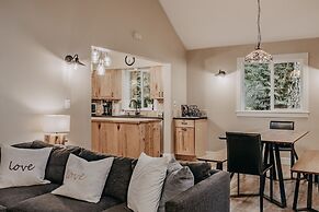 69sl - Upscale - Hot Tub - Wi-fi - Bbq - Sleeps 8 4 Bedroom Cabin by R