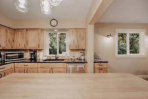 69sl - Upscale - Hot Tub - Wi-fi - Bbq - Sleeps 8 4 Bedroom Cabin by R