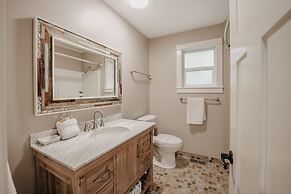 69sl - Upscale - Hot Tub - Wi-fi - Bbq - Sleeps 8 4 Bedroom Cabin by R