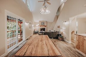 69sl - Upscale - Hot Tub - Wi-fi - Bbq - Sleeps 8 4 Bedroom Cabin by R