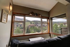 Large, Welcoming Condo With Incredible Views - WL406 by Redawning