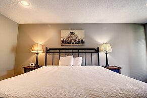 Large, Welcoming Condo With Incredible Views - WL406 by Redawning