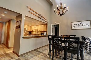 Large, Welcoming Condo With Incredible Views - WL406 by Redawning