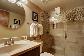 Large, Welcoming Condo With Incredible Views - WL406 by Redawning