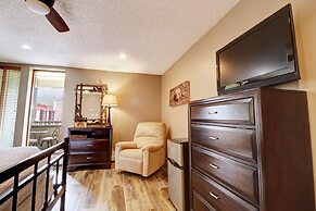 Large, Welcoming Condo With Incredible Views - WL406 by Redawning