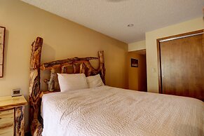 Large, Welcoming Condo With Incredible Views - WL406 by Redawning