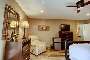 Large, Welcoming Condo With Incredible Views - WL406 by Redawning