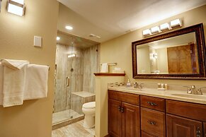 Large, Welcoming Condo With Incredible Views - WL406 by Redawning