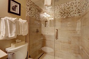 Large, Welcoming Condo With Incredible Views - WL406 by Redawning