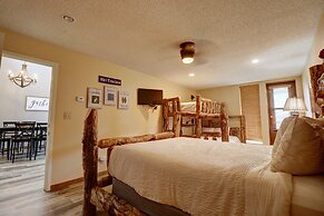 Large, Welcoming Condo With Incredible Views - WL406 by Redawning