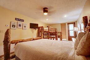 Large, Welcoming Condo With Incredible Views - WL406 by Redawning