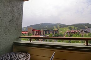 Large, Welcoming Condo With Incredible Views - WL406 by Redawning