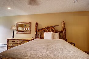 Large, Welcoming Condo With Incredible Views - WL406 by Redawning