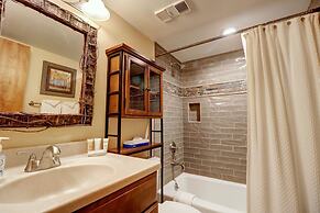 Large, Welcoming Condo With Incredible Views - WL406 by Redawning