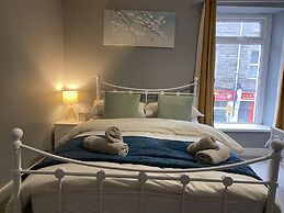 Cosy 2 Bed Flat 1 in Bridgend