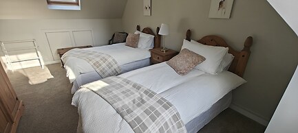 Ben Lomond Cottage - Loch Lomond and Arrochar Alps