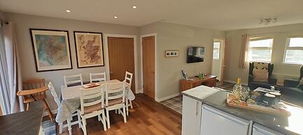 Ben Lomond Cottage - Loch Lomond and Arrochar Alps