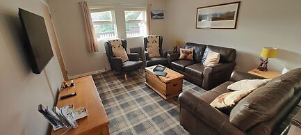 Ben Lomond Cottage - Loch Lomond and Arrochar Alps