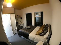 Townhouse @ 87 Walthall Street Crewe