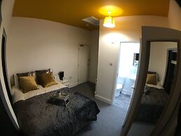 Townhouse @ 87 Walthall Street Crewe