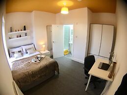 Townhouse @ 87 Walthall Street Crewe