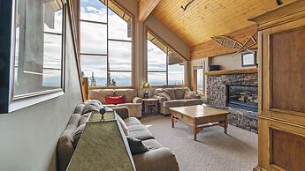 Coyote Creek - Large Ski In/Ski Out Chalet with Amazing Views & Privat