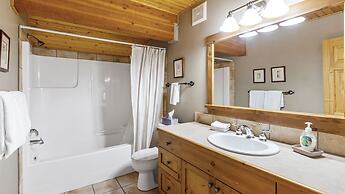 Coyote Creek - Large Ski In/Ski Out Chalet with Amazing Views & Privat