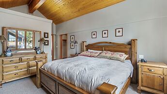 Coyote Creek - Large Ski In/Ski Out Chalet with Amazing Views & Privat