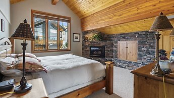 Coyote Creek - Large Ski In/Ski Out Chalet with Amazing Views & Privat